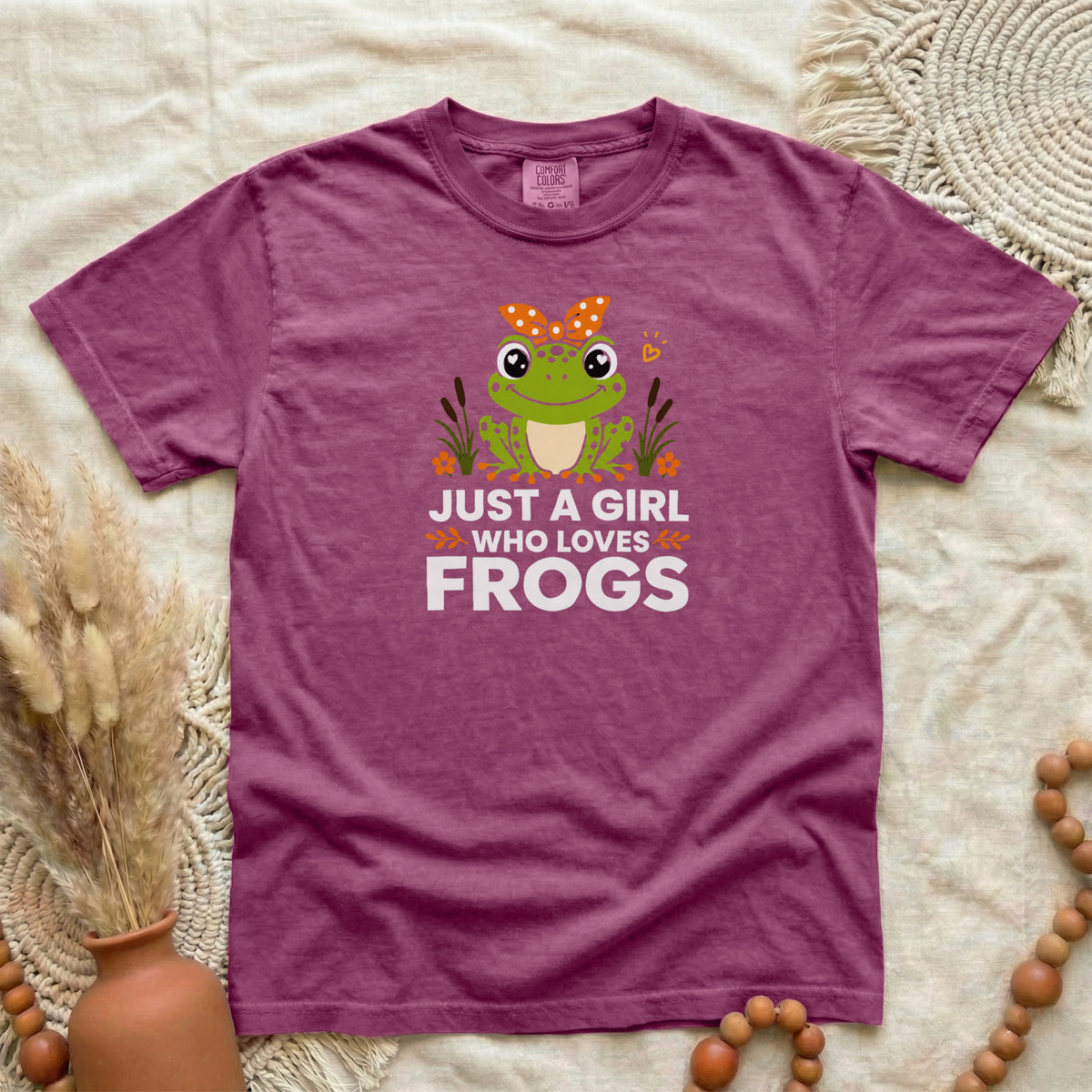 Just A Girl Who Loves Frogs T-Shirt | Funny Women's Tee