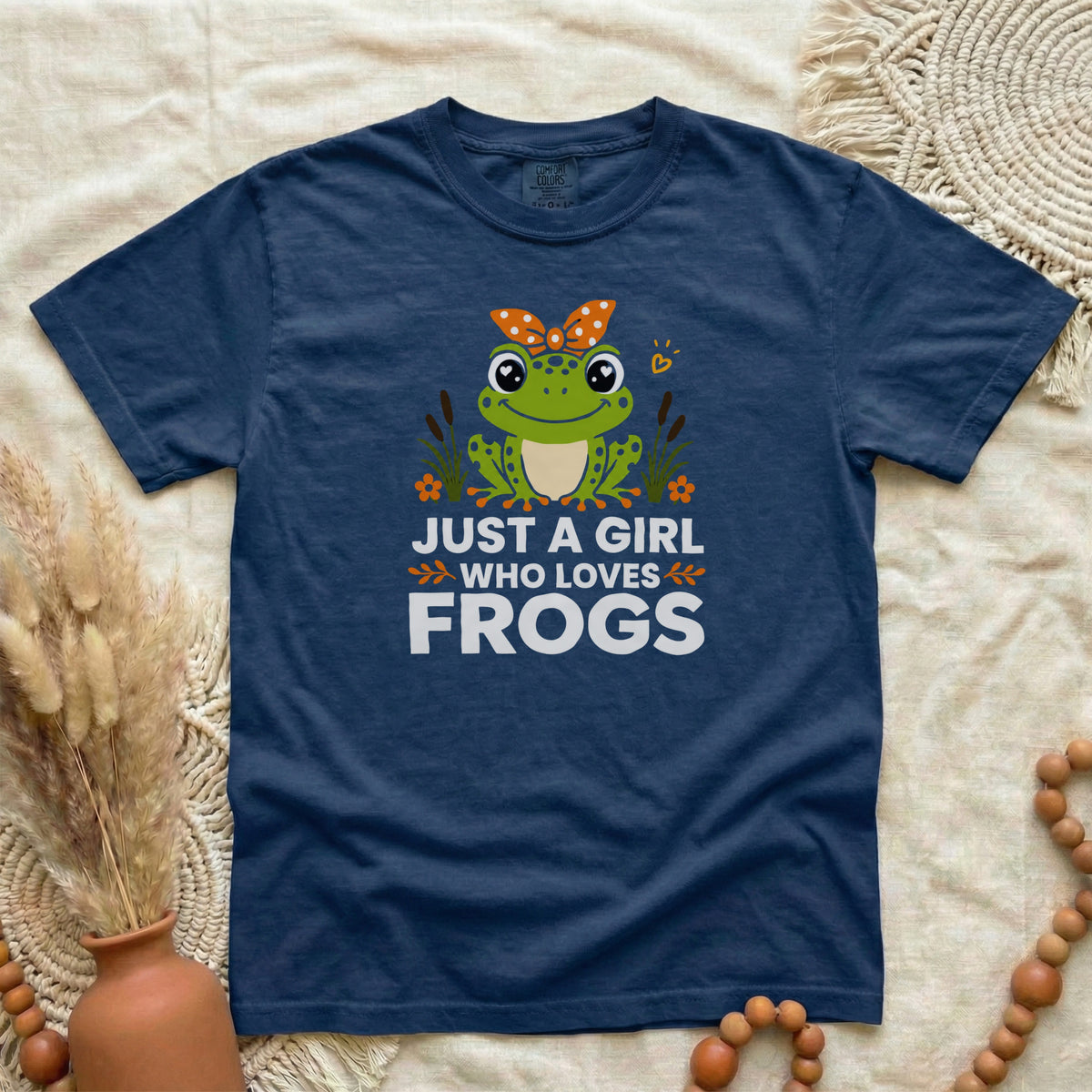 Just A Girl Who Loves Frogs T-Shirt | Funny Women's Tee