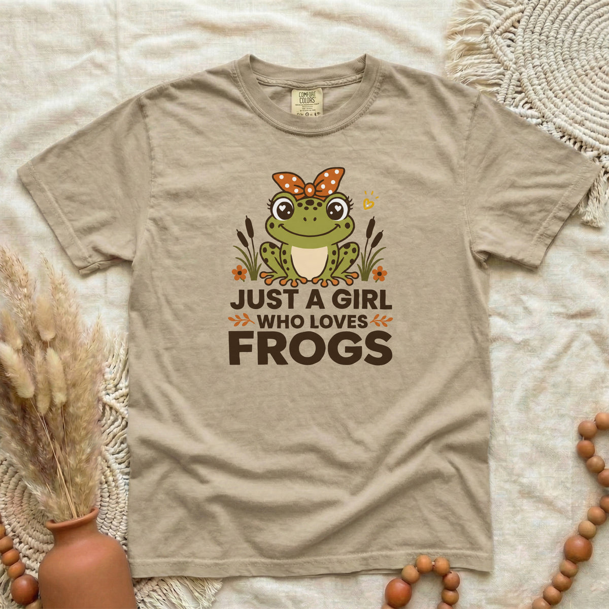 Just A Girl Who Loves Frogs T-Shirt | Funny Women's Tee