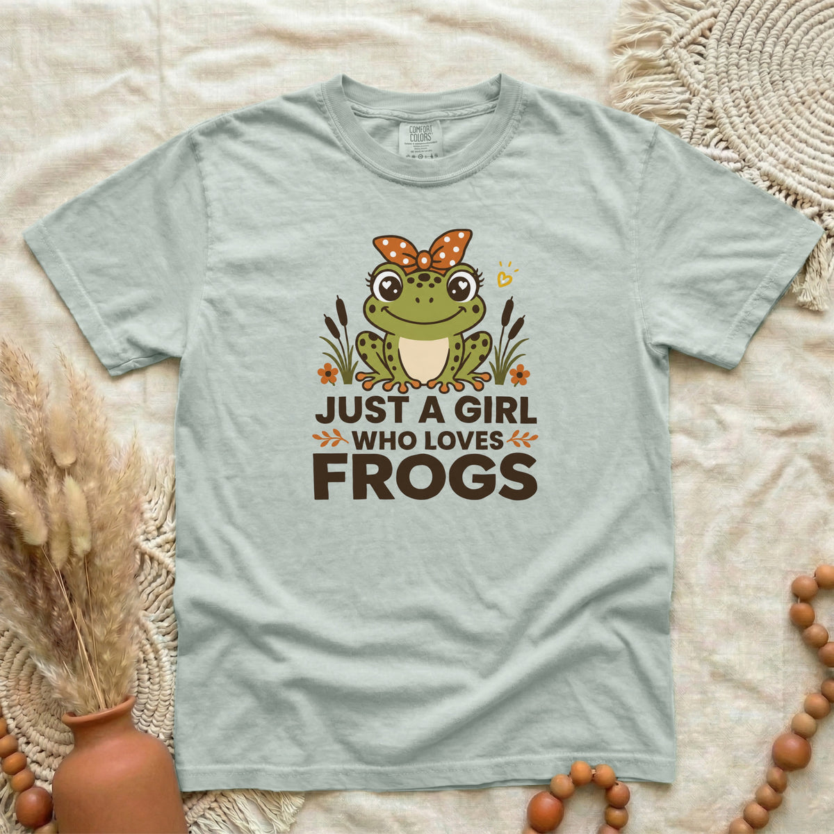Just A Girl Who Loves Frogs T-Shirt | Funny Women's Tee