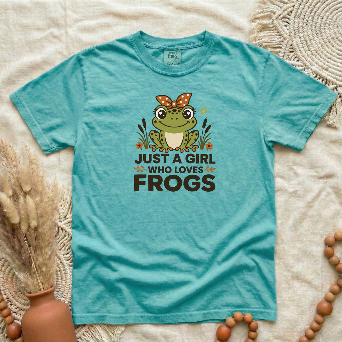 Just A Girl Who Loves Frogs T-Shirt | Funny Women's Tee