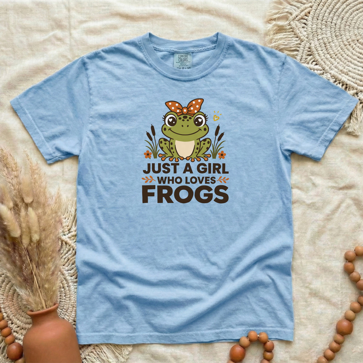Just A Girl Who Loves Frogs T-Shirt | Funny Women's Tee