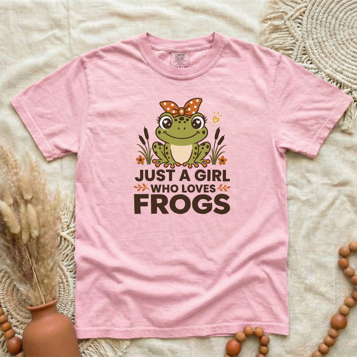 Just A Girl Who Loves Frogs T-Shirt | Funny Women's Tee